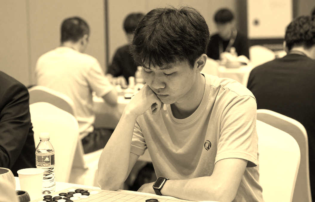 Gambit Voi Và Cái Bẫy Không Nằm Trên Bàn Cờ